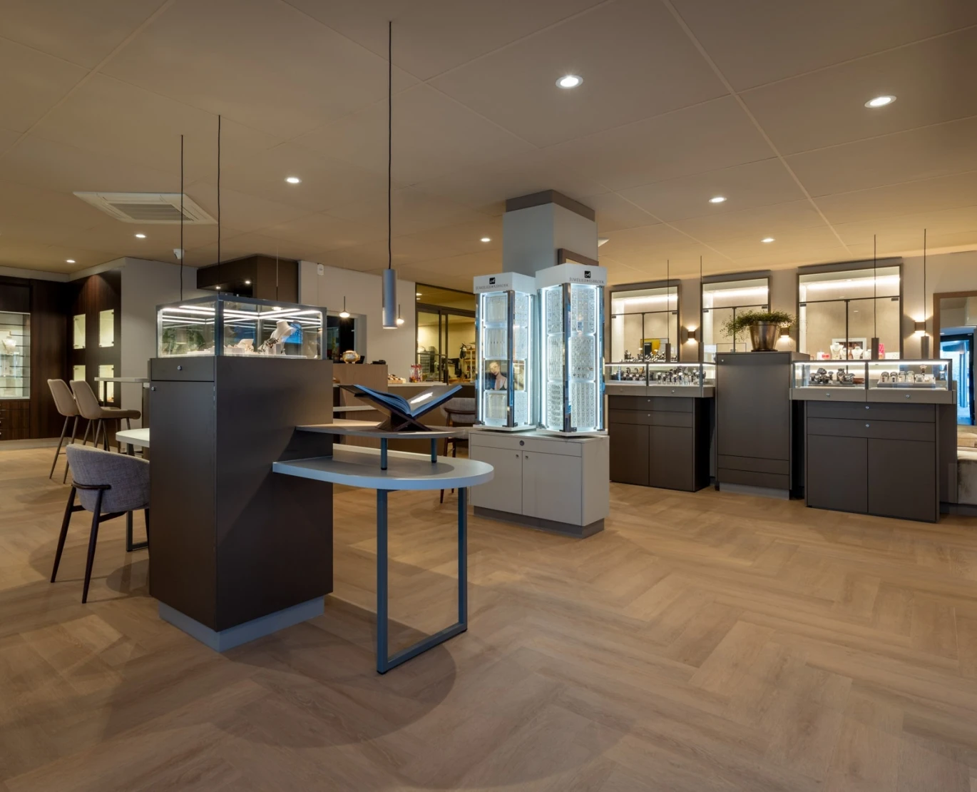LOWRES Harmeling Juwelier Asbroek Rijssen apr2026 151 HDR Ps